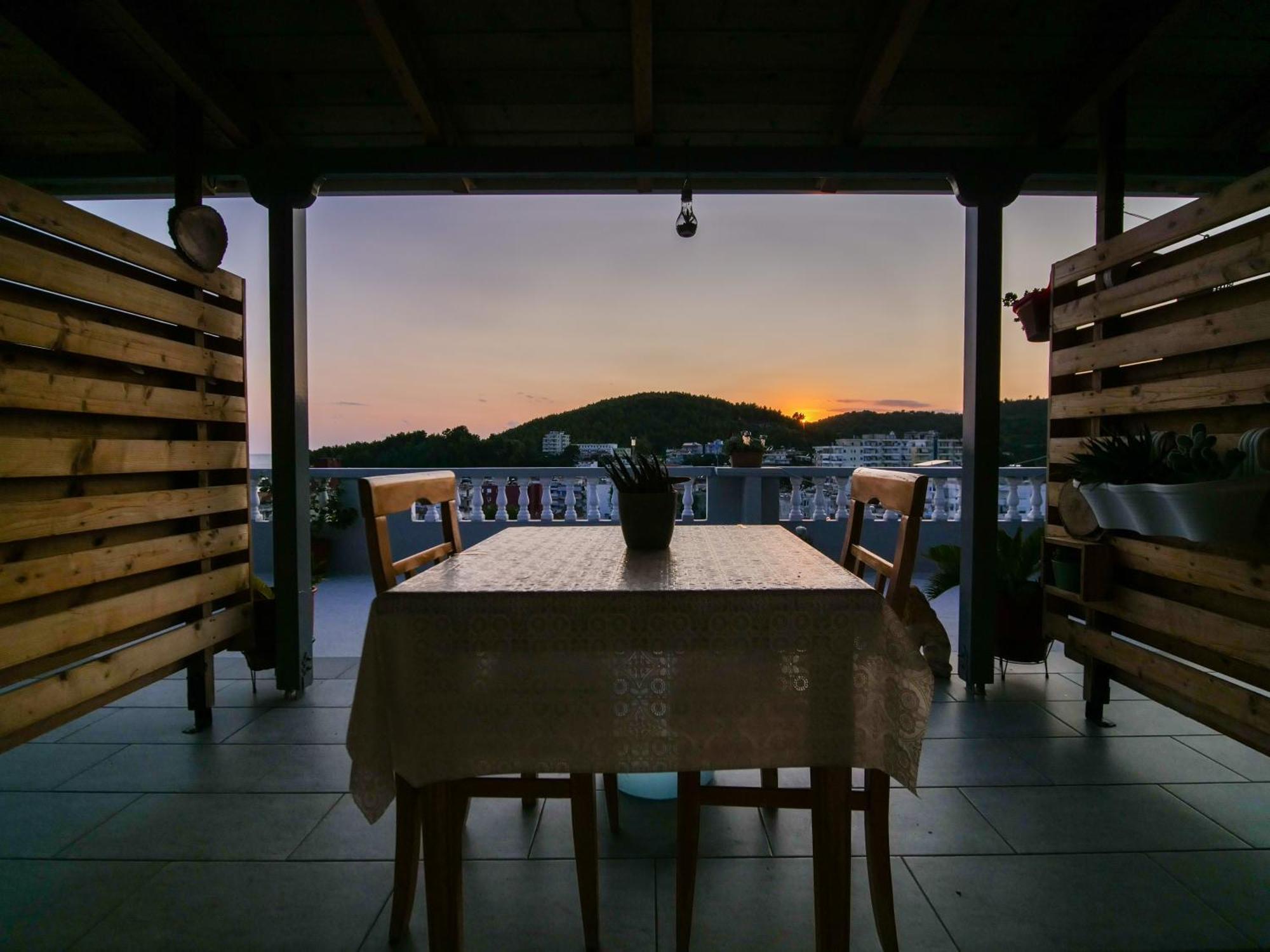 Sea Breeze Himare