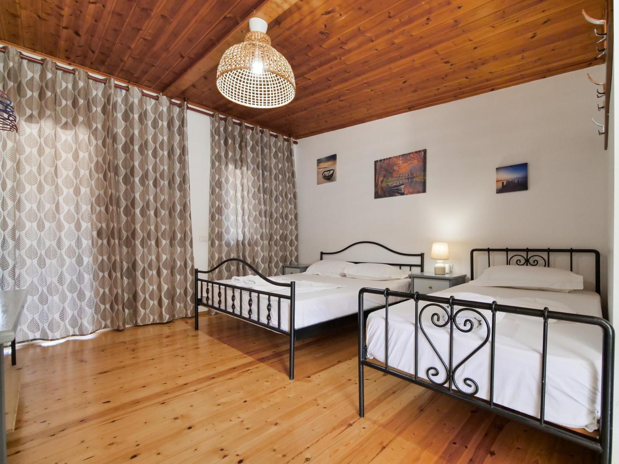 Sea Breeze Himare